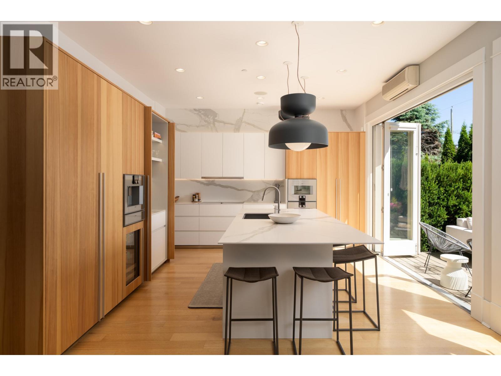 4256 W 14TH AVENUE, Vancouver