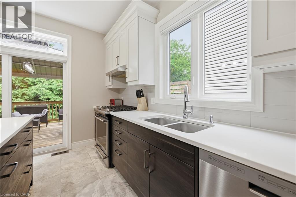1 LINDSAY Way - Image 16