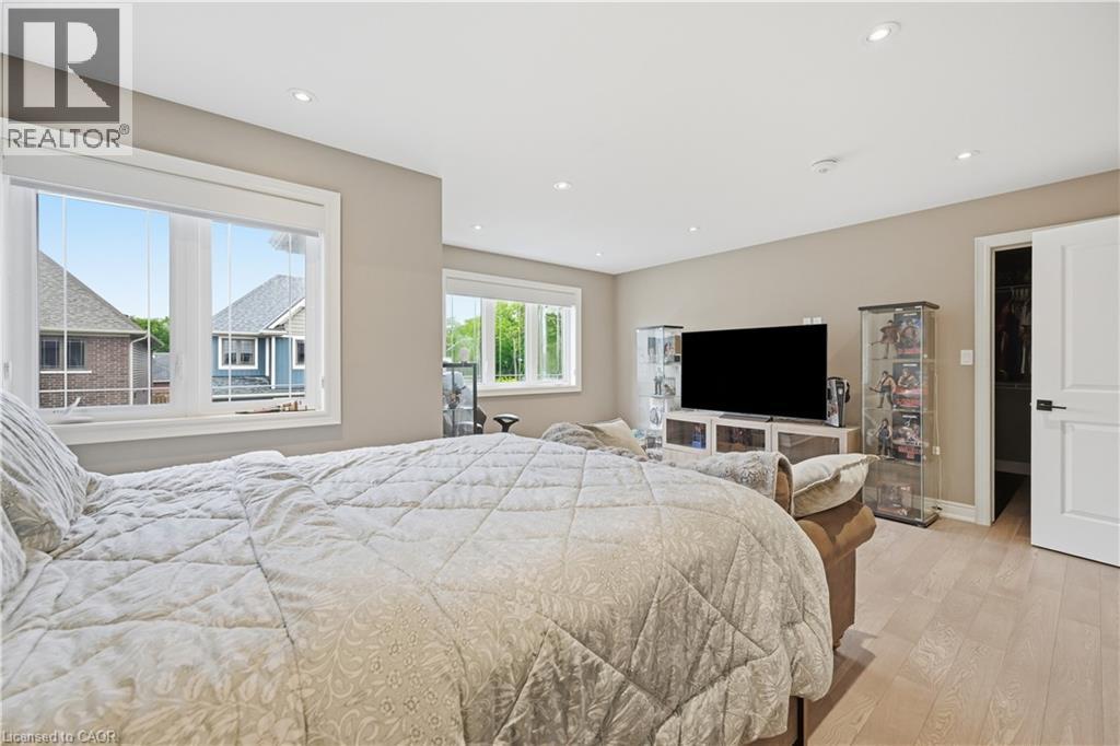 1 LINDSAY Way - Image 24