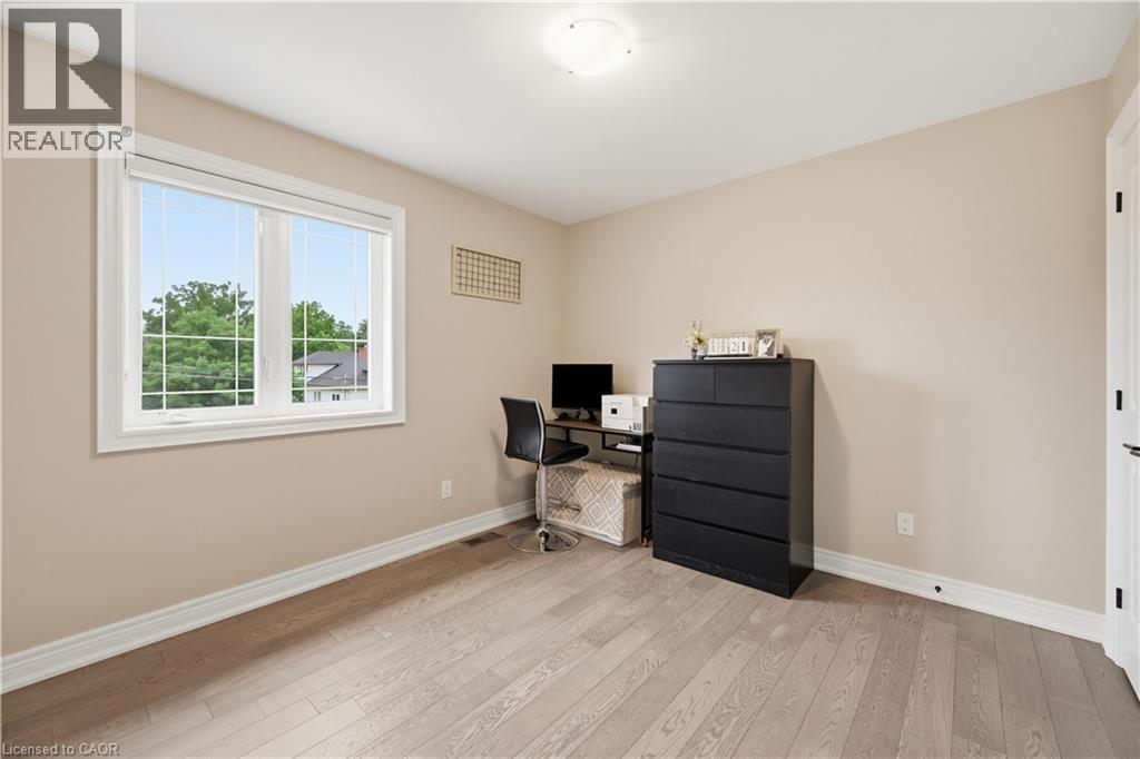 1 LINDSAY Way - Image 27