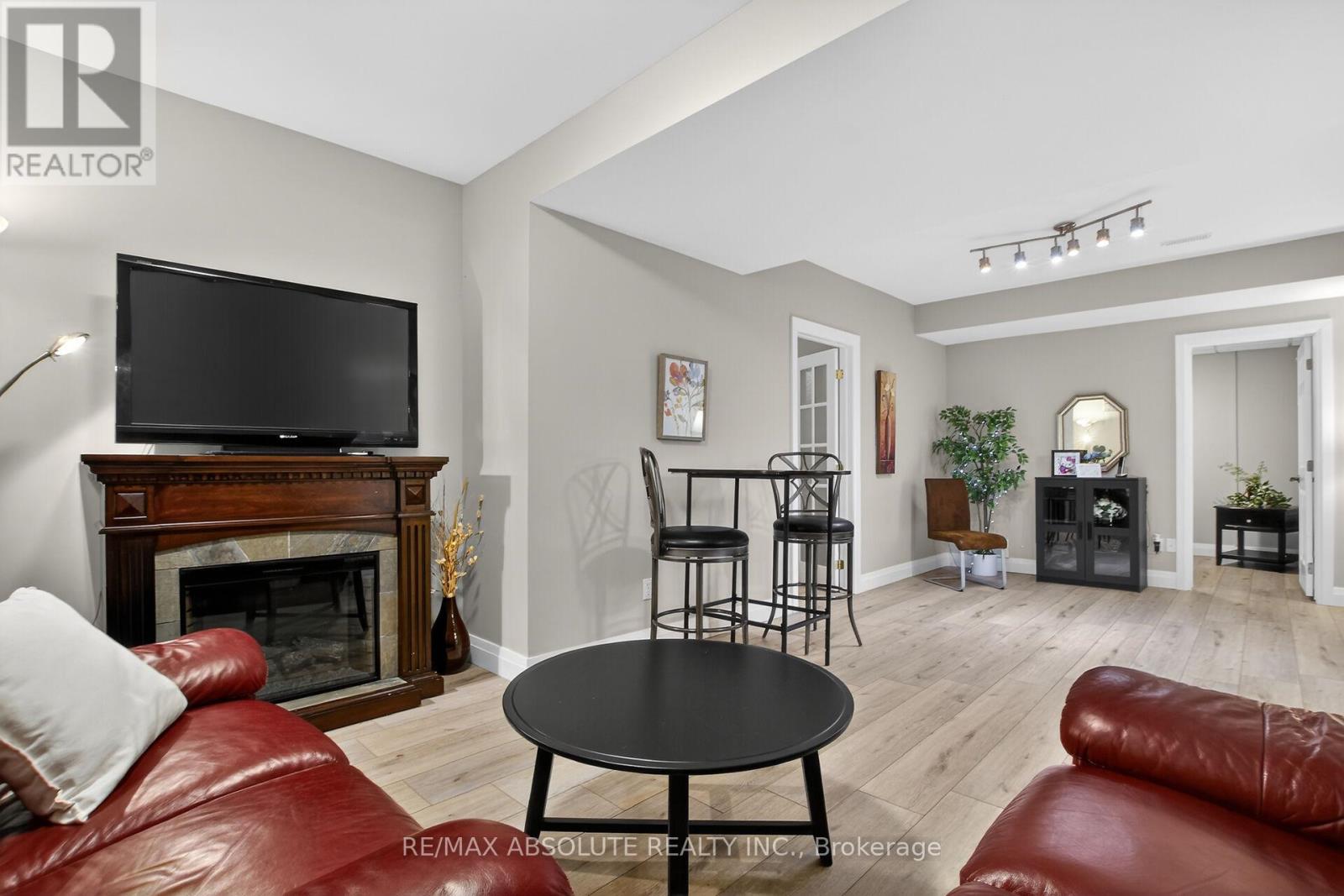 3 Bed, 3 Bath House for Sale in Ottawa – 19 GOLDORA PRIVATE, Ottawa – MLS# X13676488 - Image 29