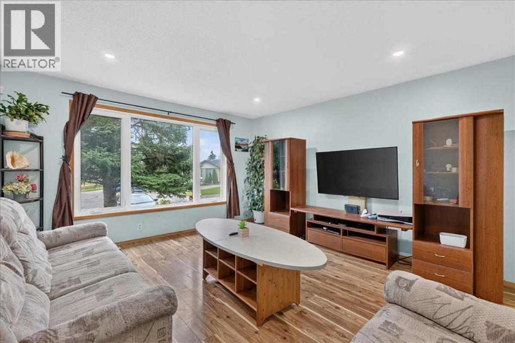 120 Aboyne Place Northeast - Photo 11