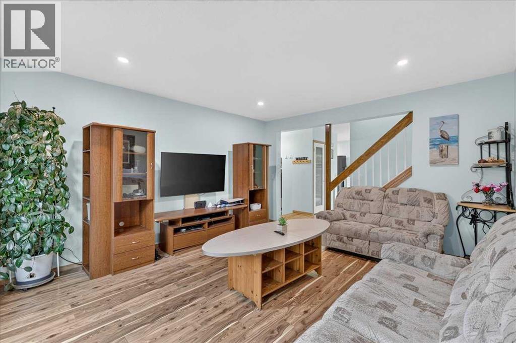 120 Aboyne Place Northeast - Photo 8
