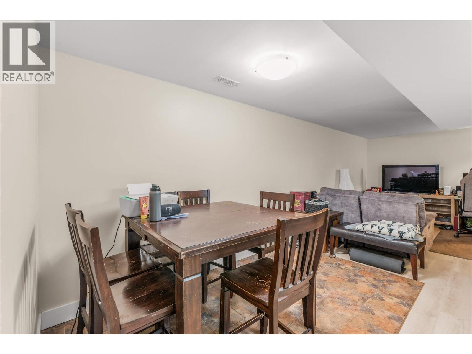4211 27 Avenue - 23