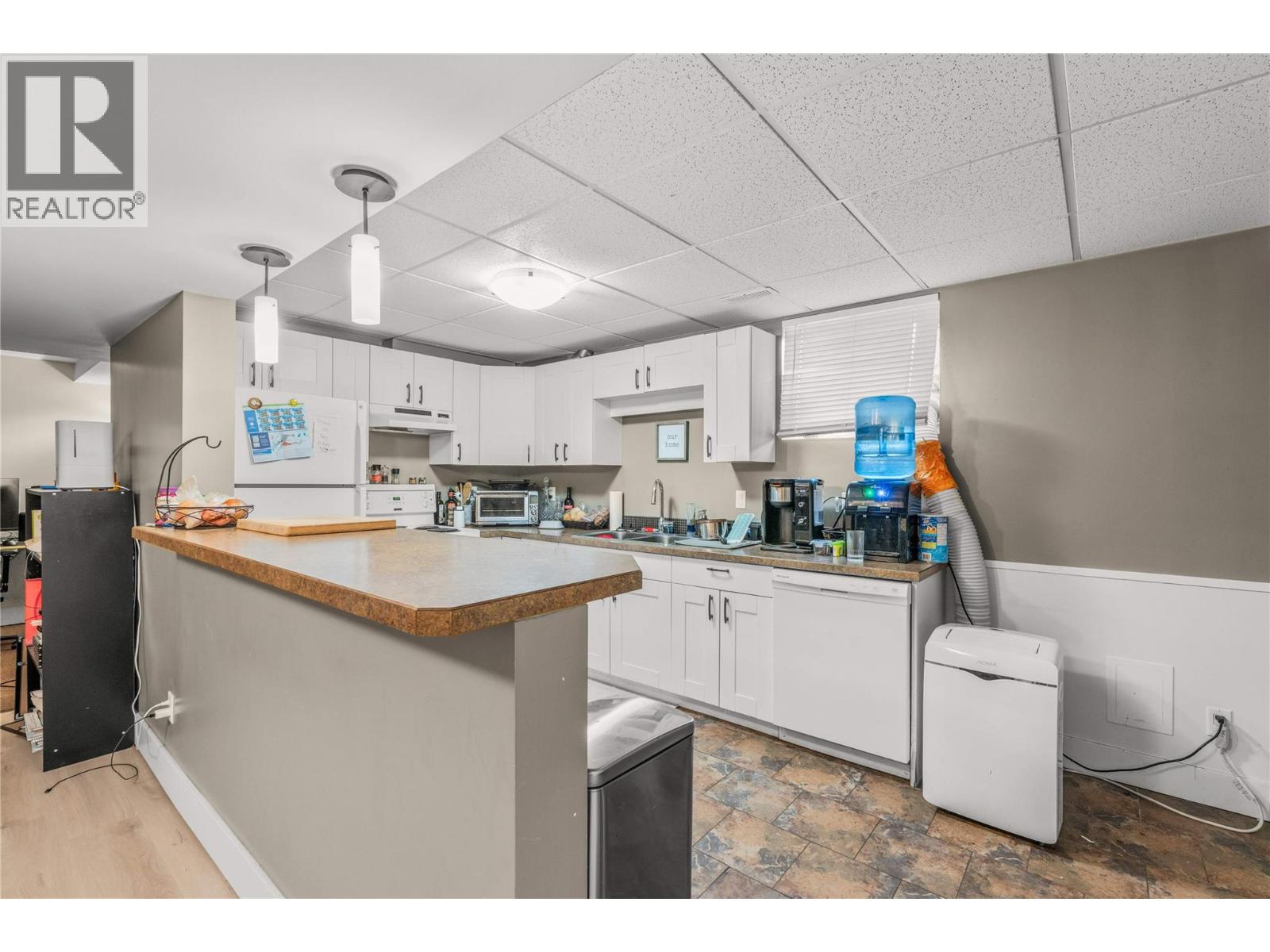 4211 27 Avenue - Image 24