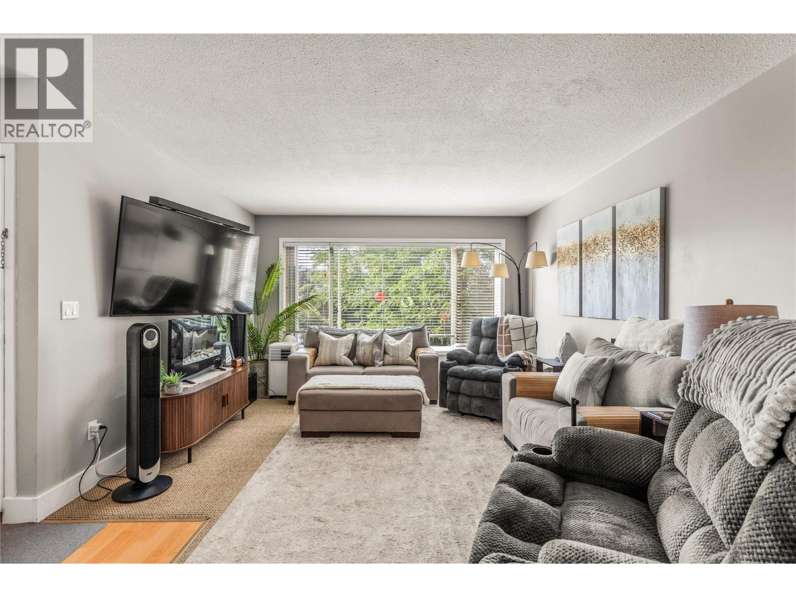 4211 27 Avenue - 34