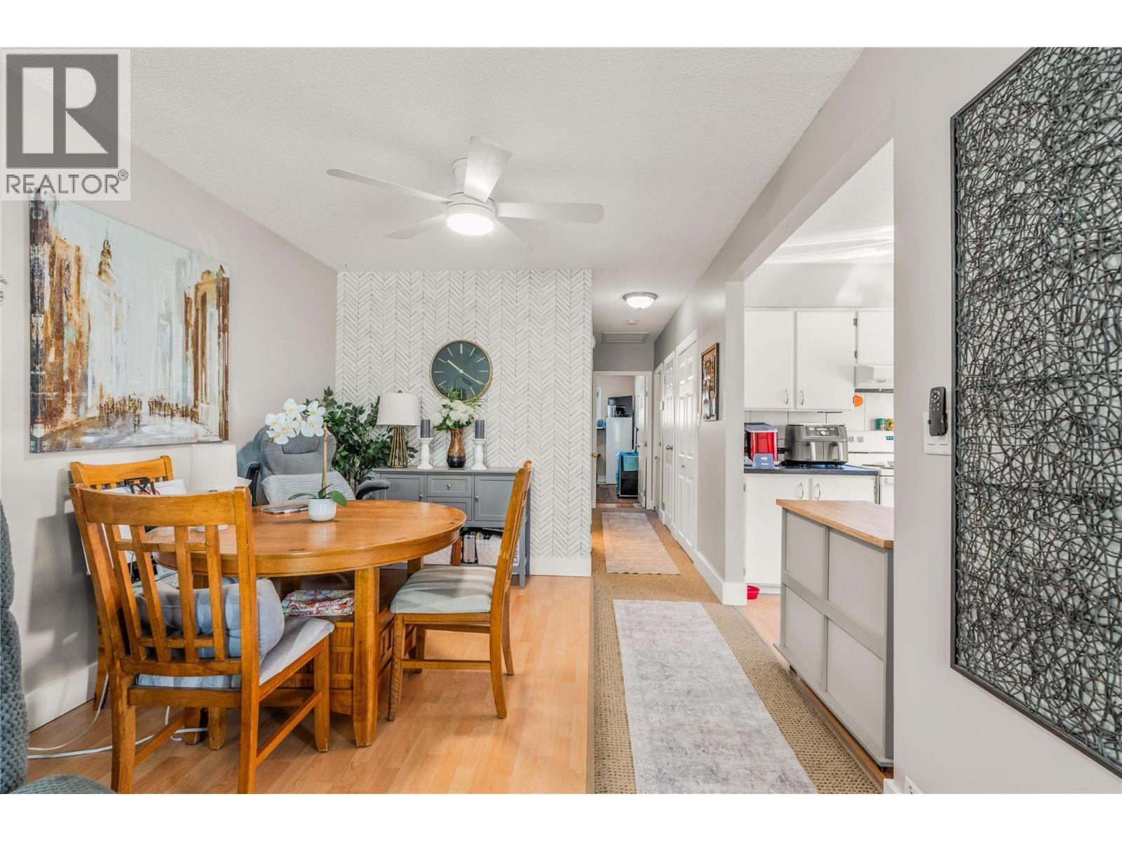 4211 27 Avenue - 36