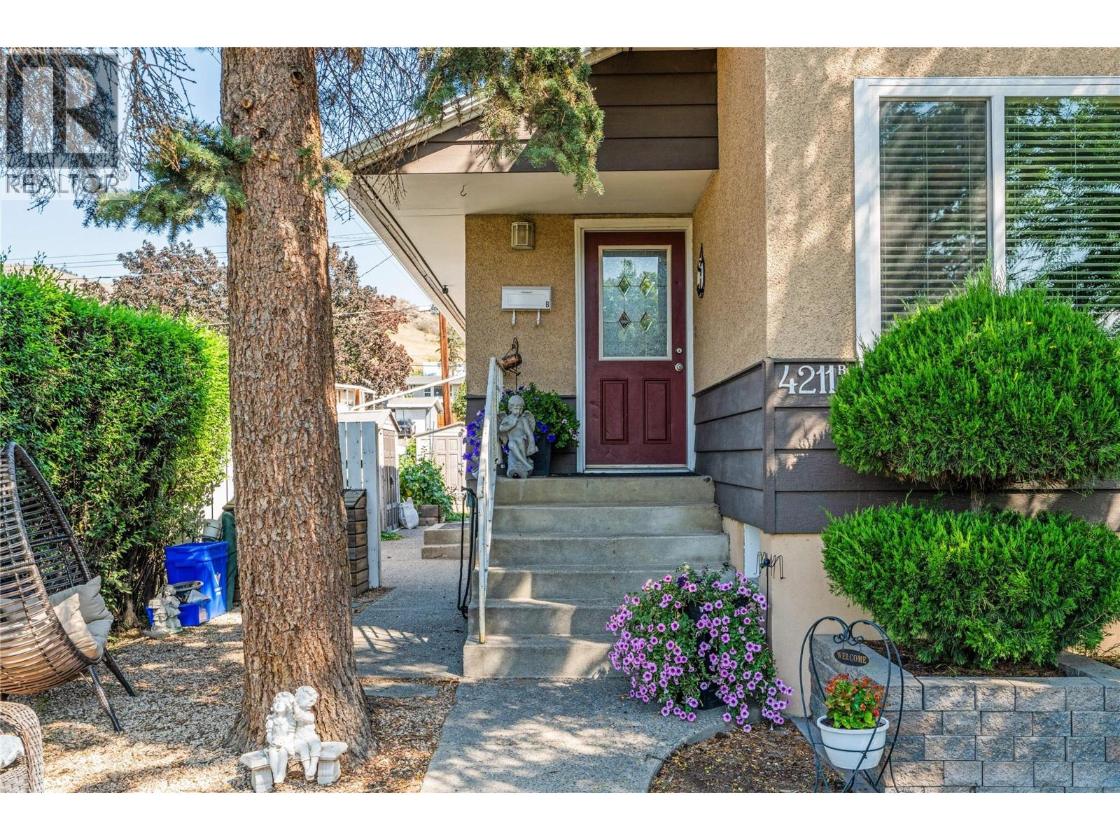 4211 27 Avenue - 2