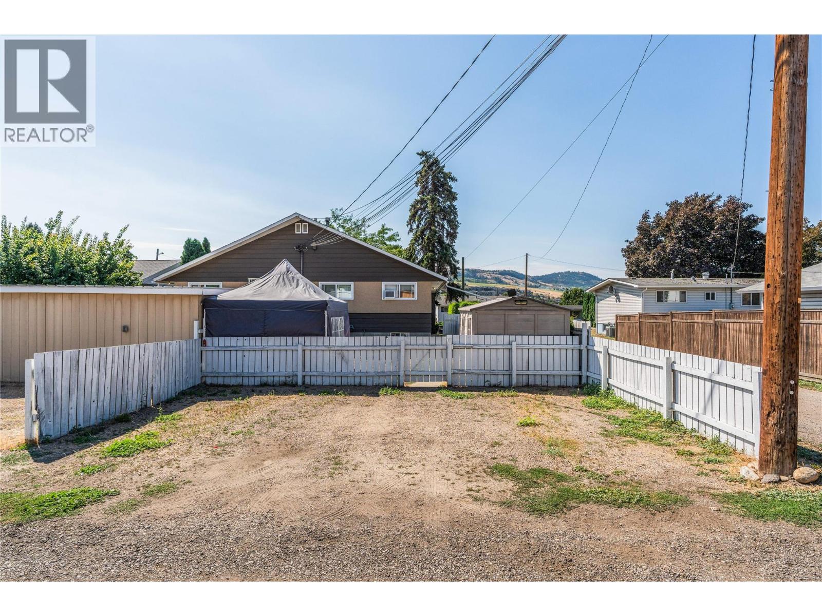 4211 27 Avenue - 10