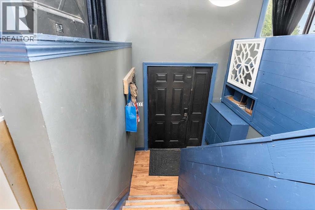 14 2 Avenue South