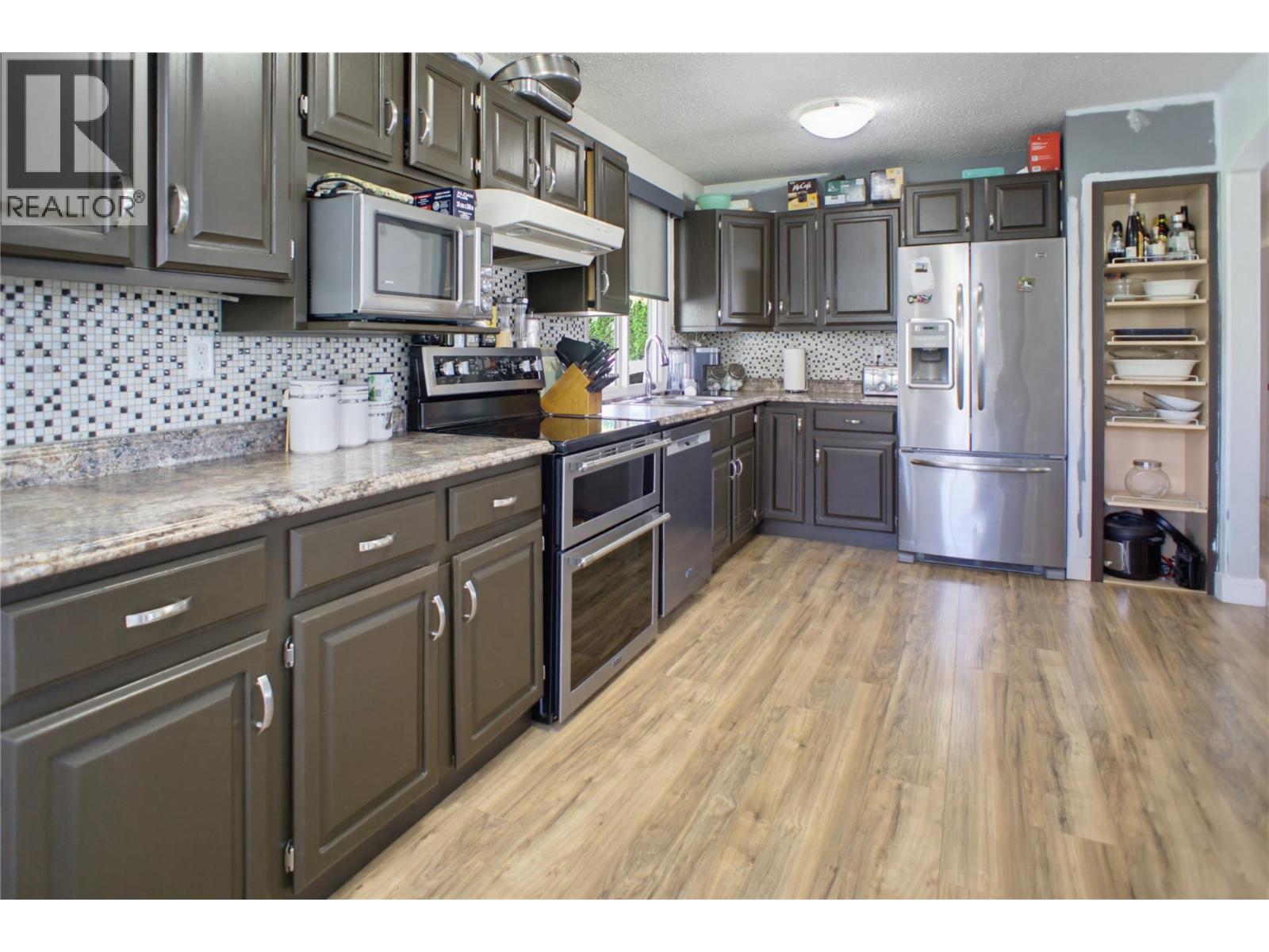 15 KELSO Crescent - 2