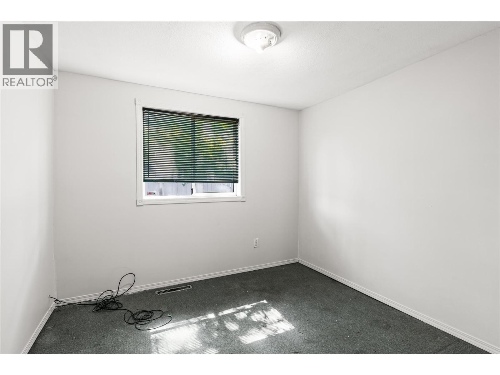 2100 32nd Street - 19