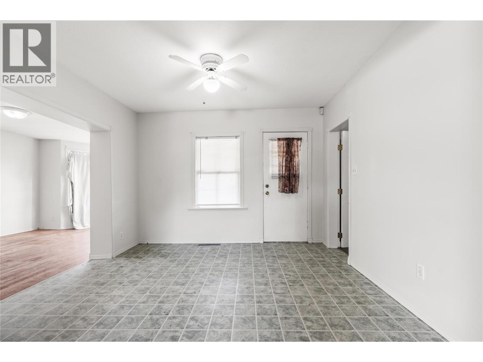 2100 32nd Street, Vernon