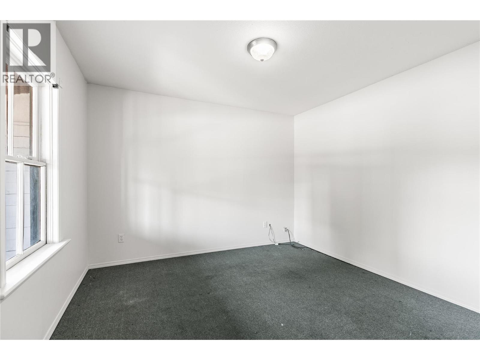 2100 32nd Street - 21