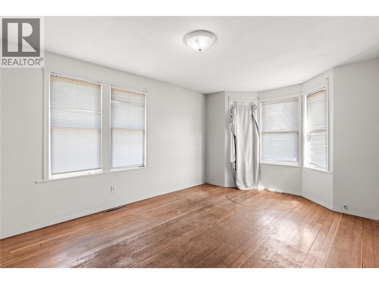 2100 32nd Street - 22