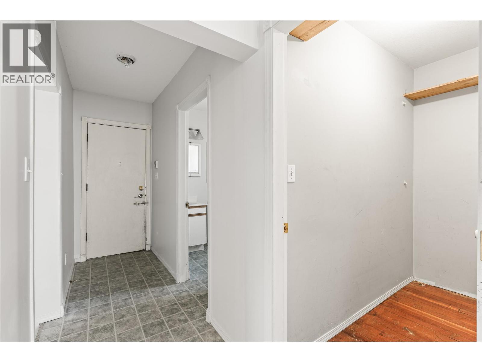 2100 32nd Street, Vernon