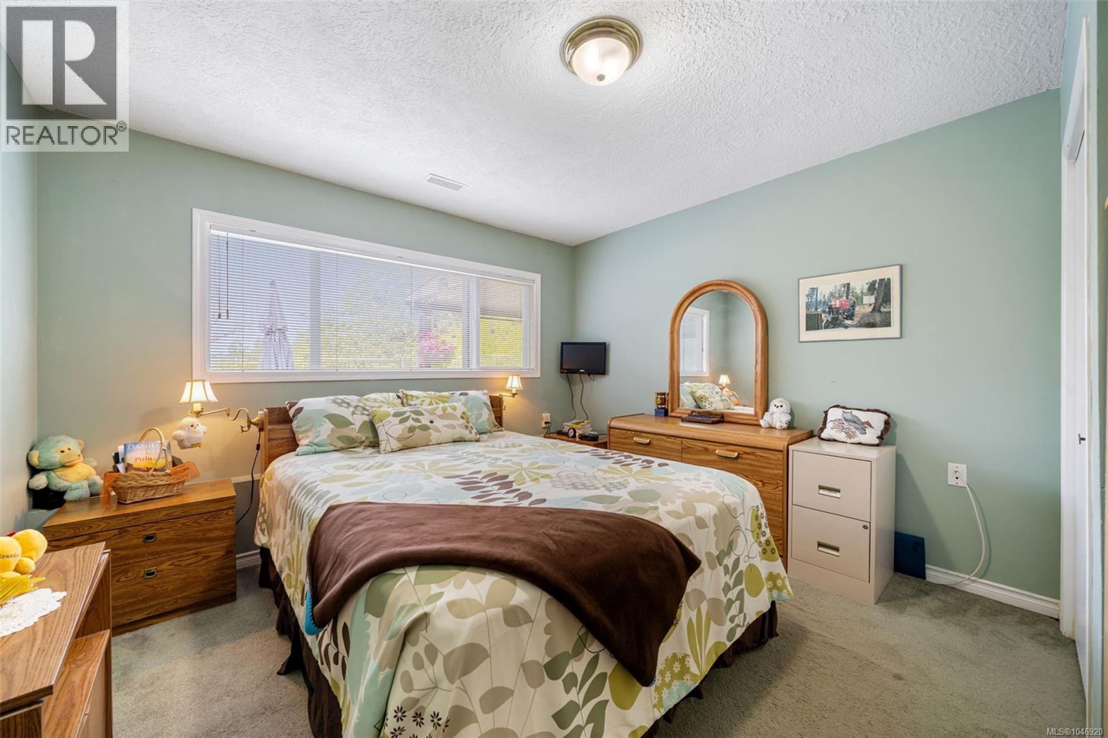 9168 West Saanich Rd - 24