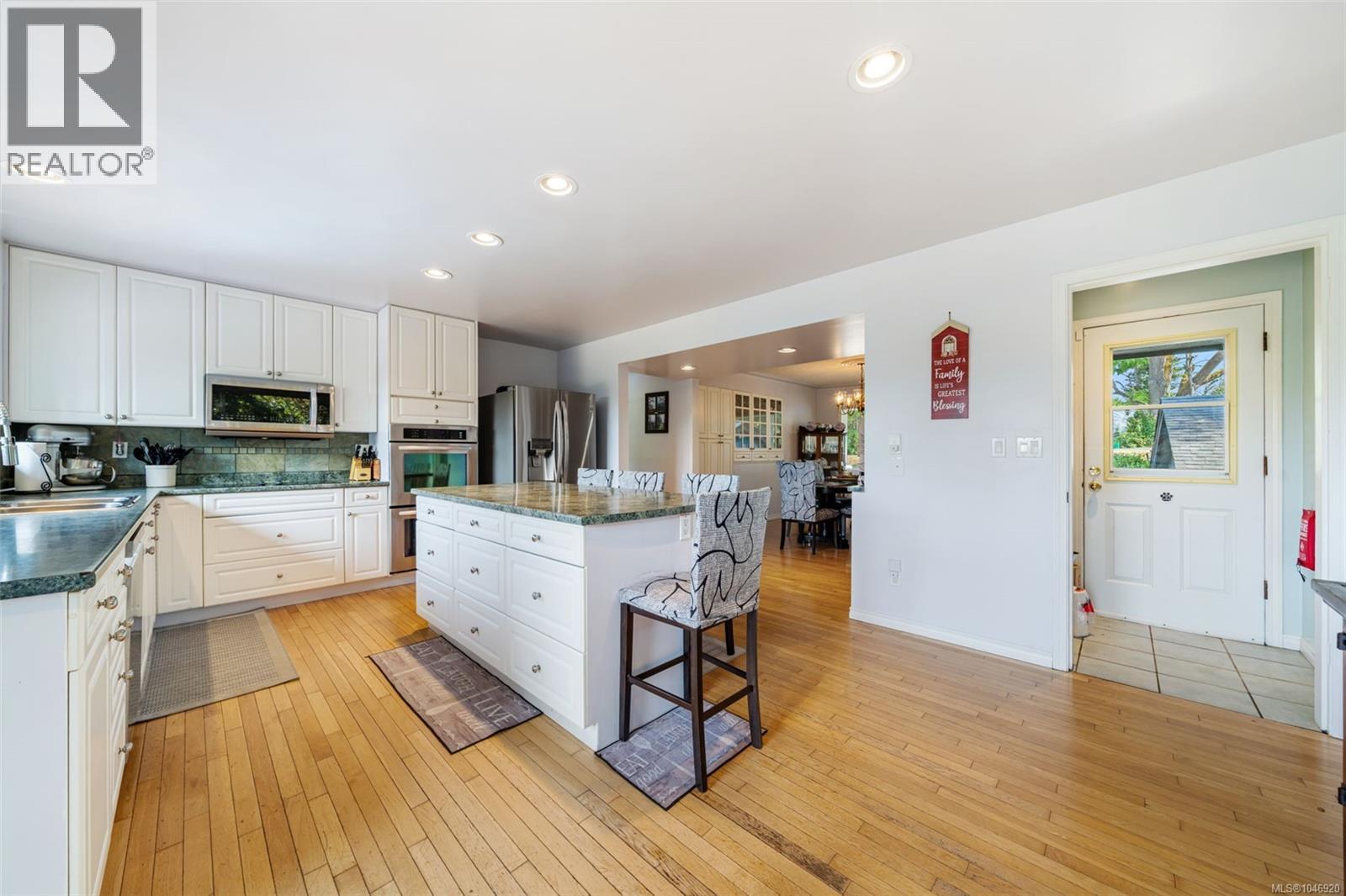 9168 West Saanich Rd - 6