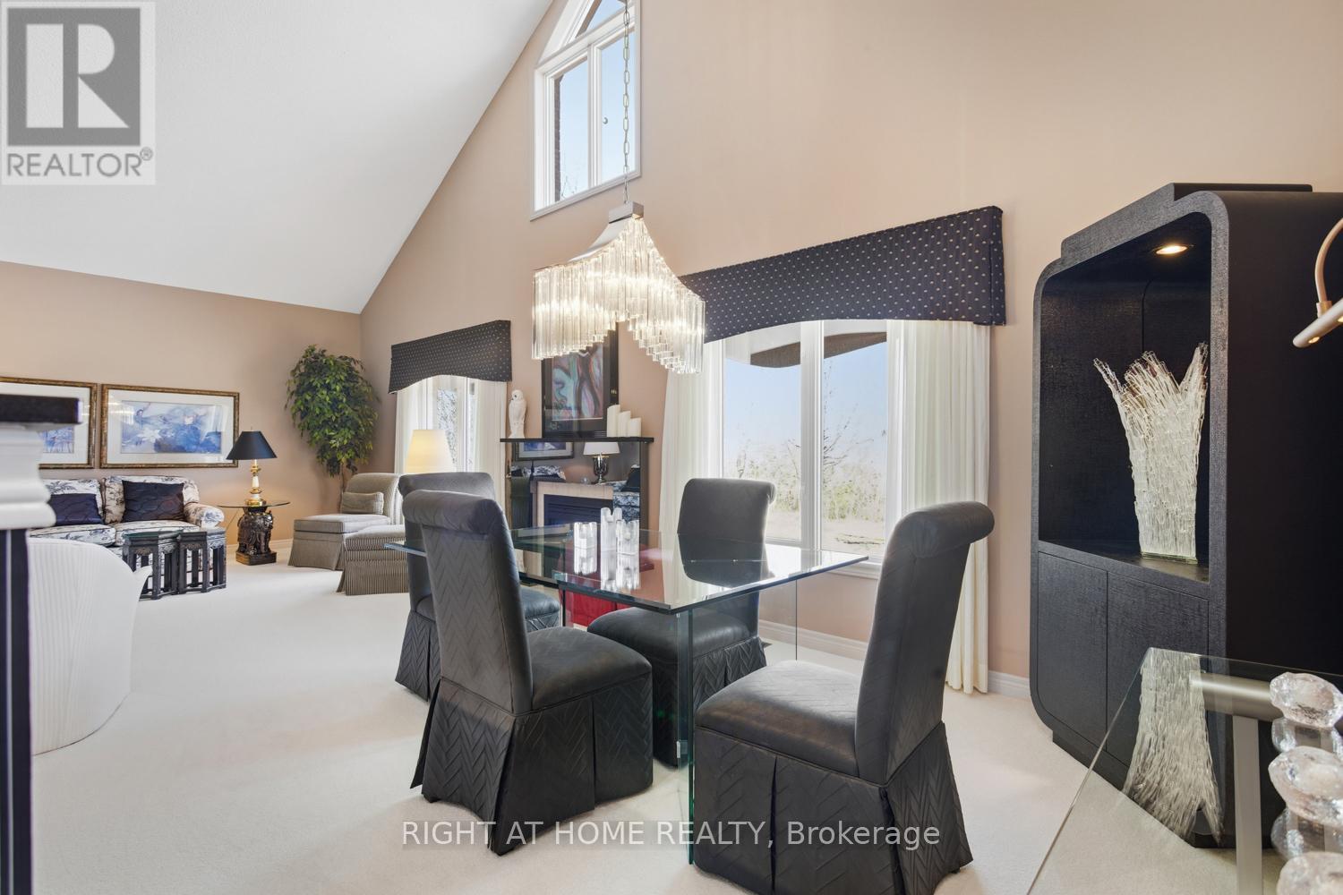 303 WATERBURY CRESCENT - 20