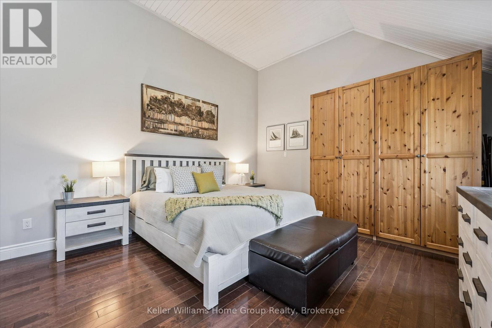 3 DUNDAS STREET W - Image 28