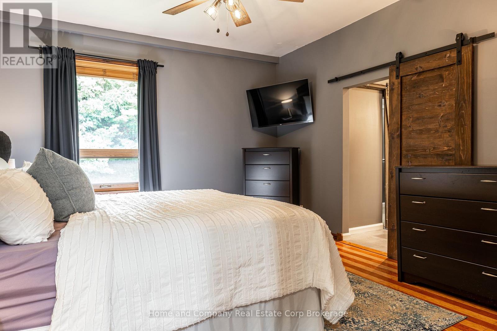 256360 SUNOVA CRESCENT - 19
