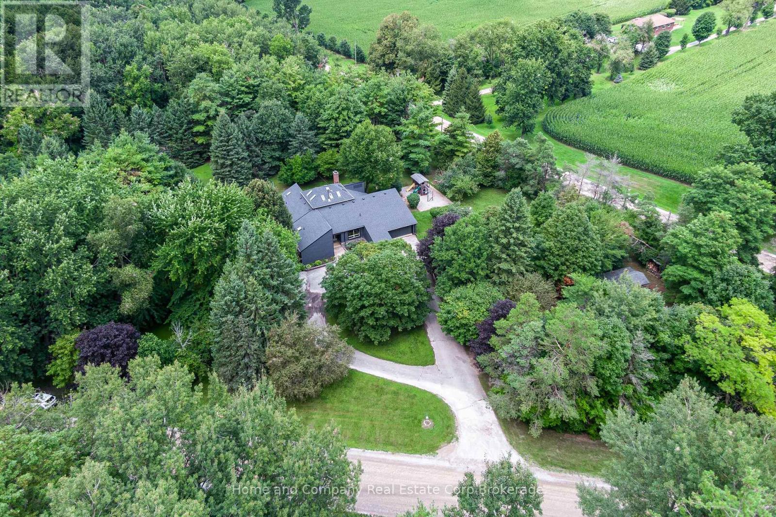 256360 SUNOVA CRESCENT - 2