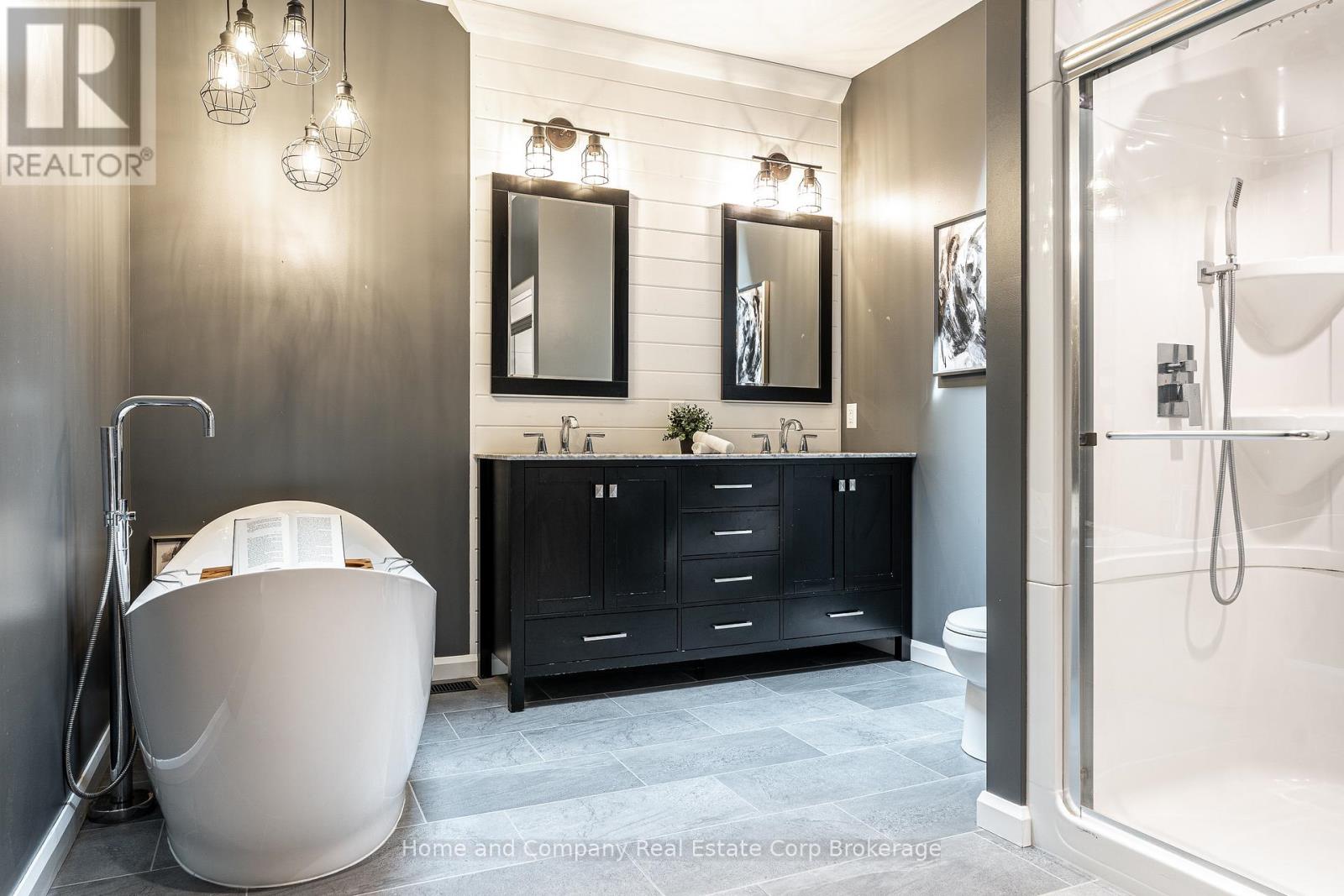 256360 SUNOVA CRESCENT - 21