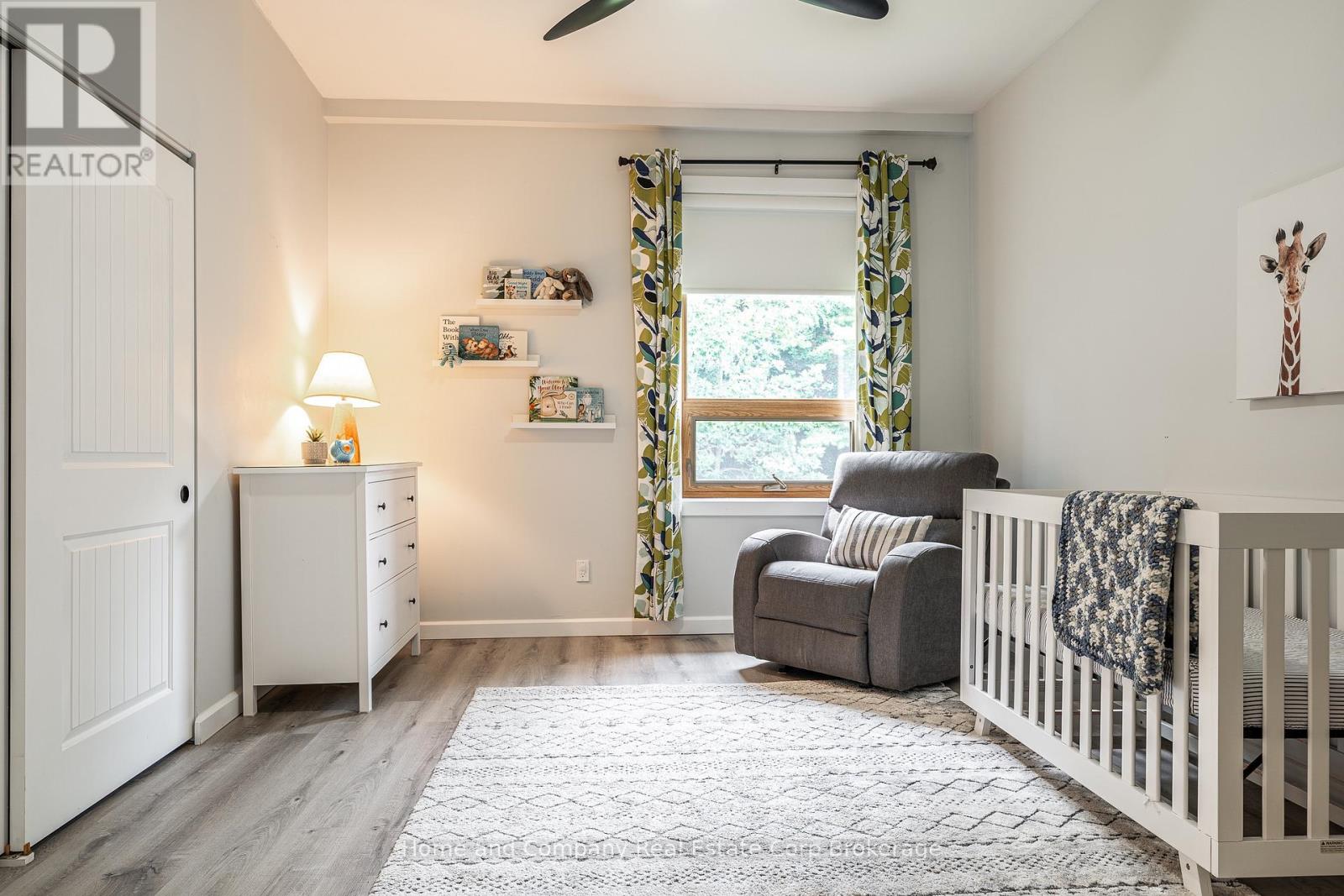 256360 SUNOVA CRESCENT - 22