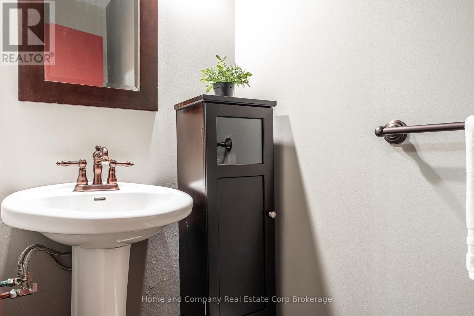 256360 SUNOVA CRESCENT - Image 27