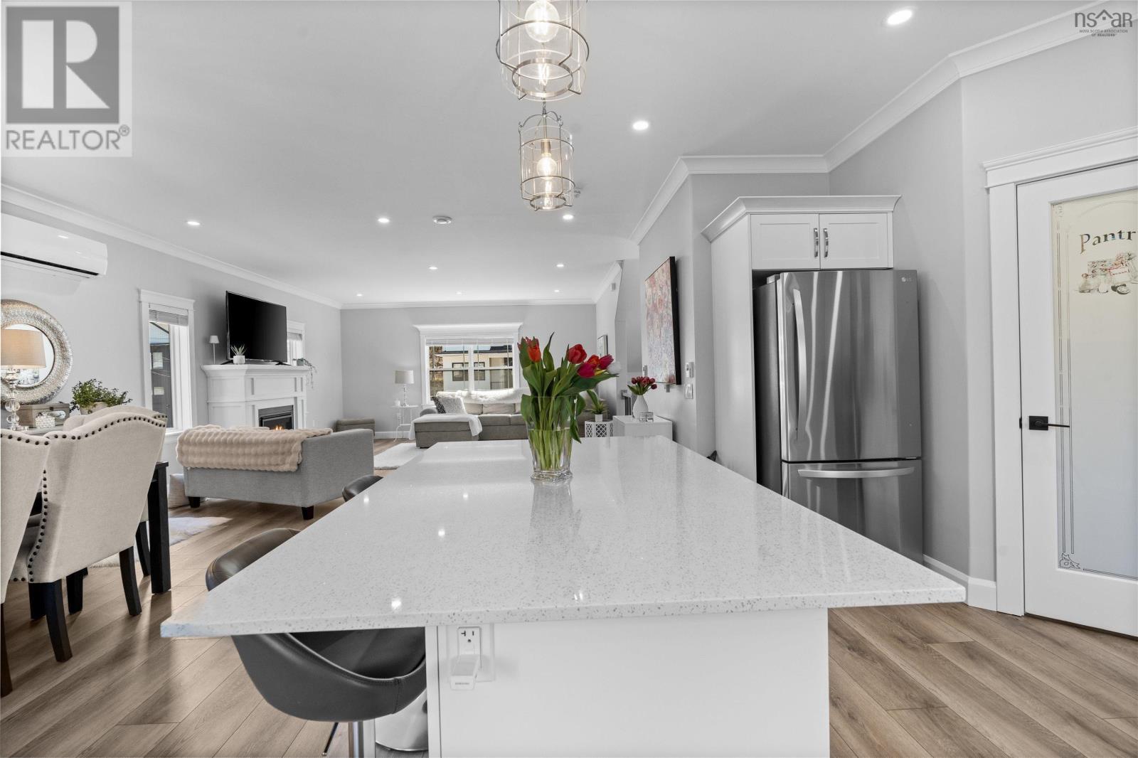 Property 23 of 46 of 35 Angel Court
