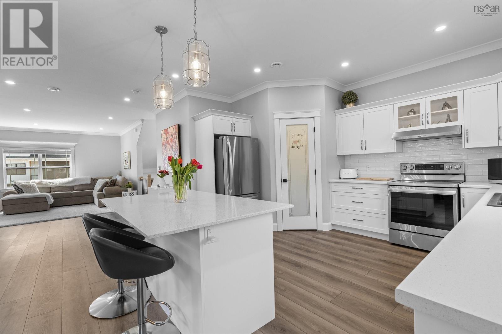 Property 22 of 46 of 35 Angel Court