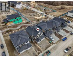 15 Heritage Heath, Cochrane, AB T4C3K8 Photo 33