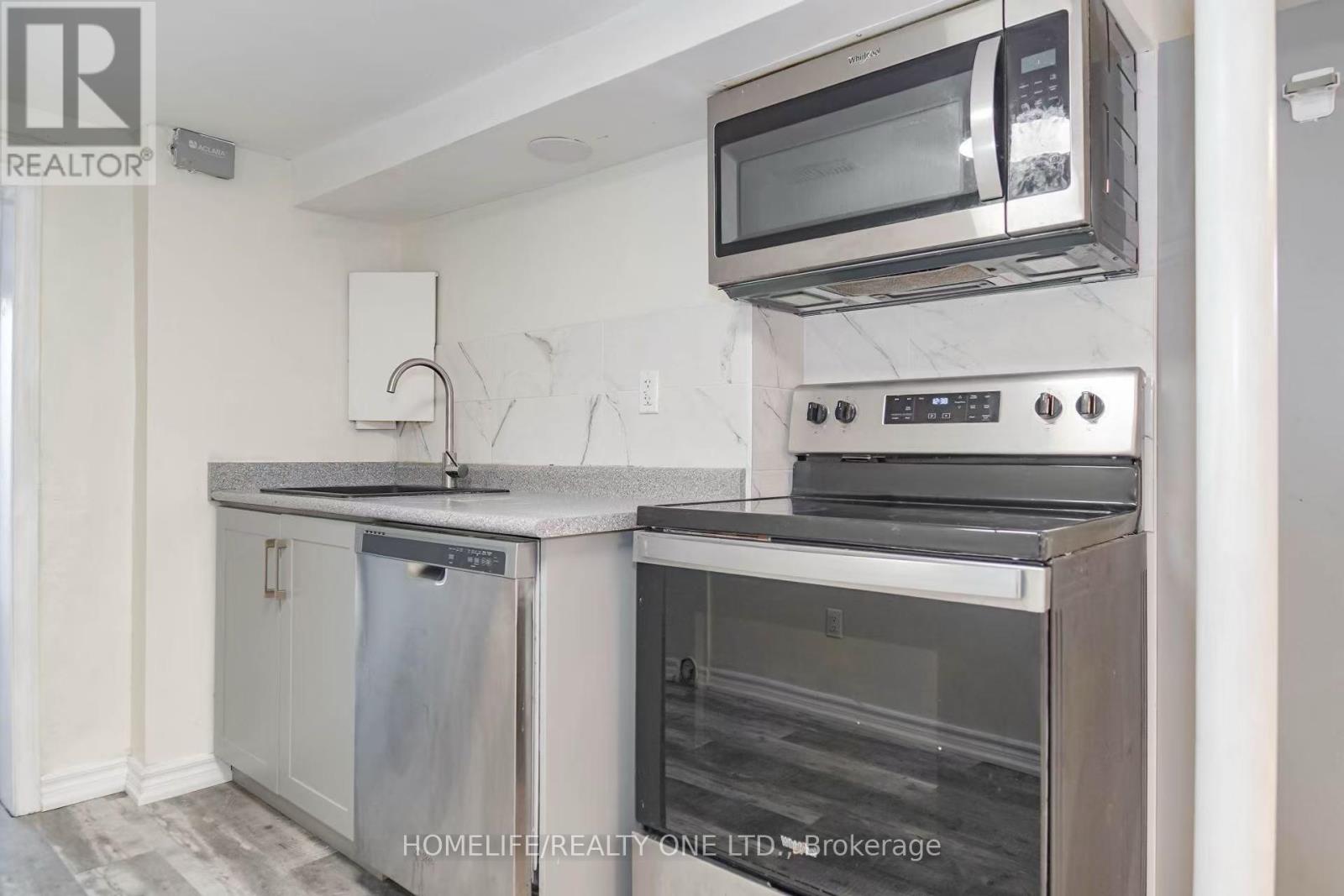 104 BENSON AVENUE - 20
