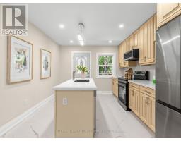 Sitting room - 968 Eastern Avenue, Toronto, ON M4L1A6 Photo 8
