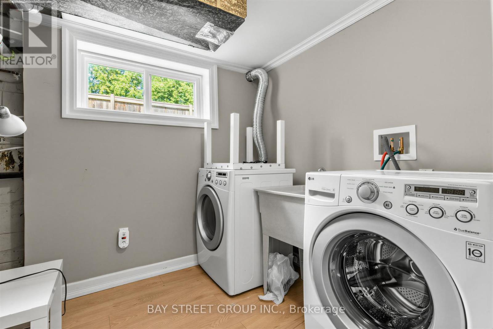 47 HAILEYBURY DRIVE - 27