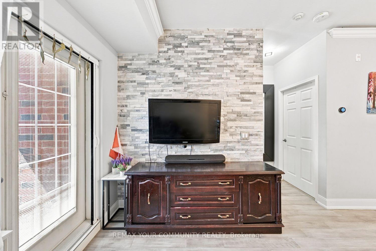#210 9973 KEELE STREET - 22