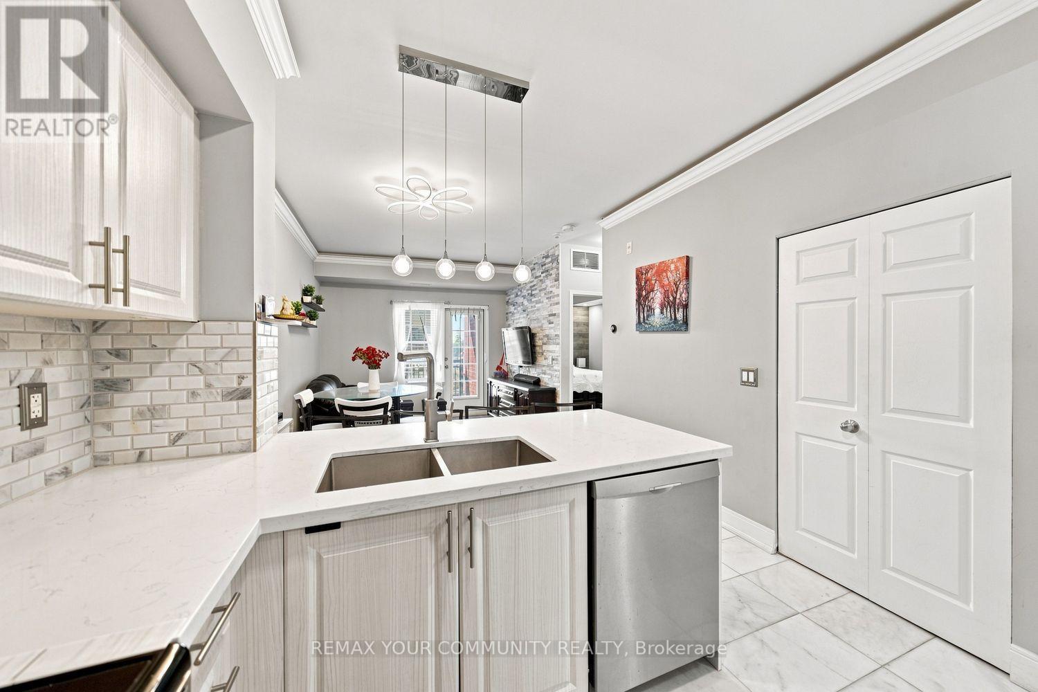 #210 9973 KEELE STREET - 8