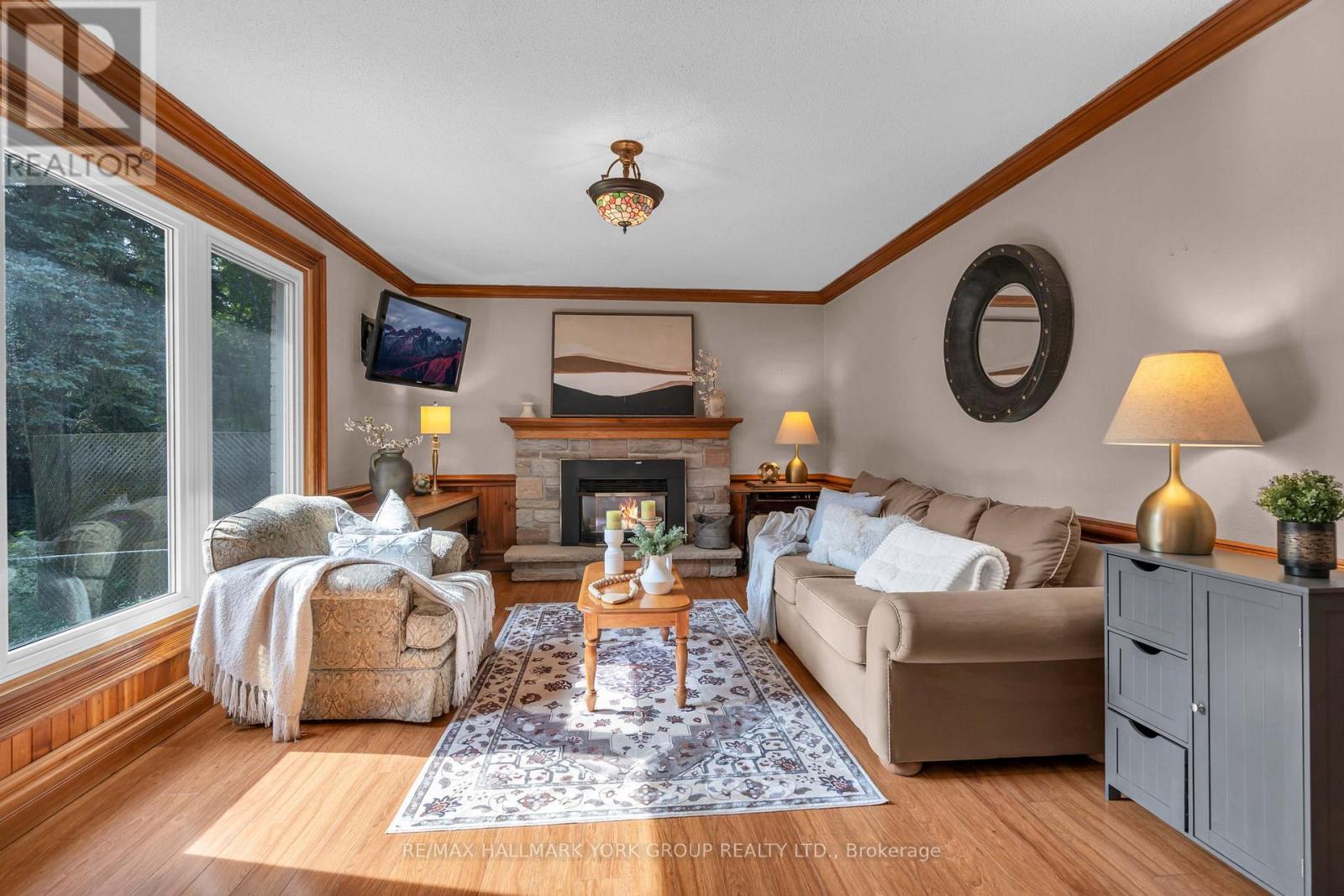 606 HAINES ROAD - 19