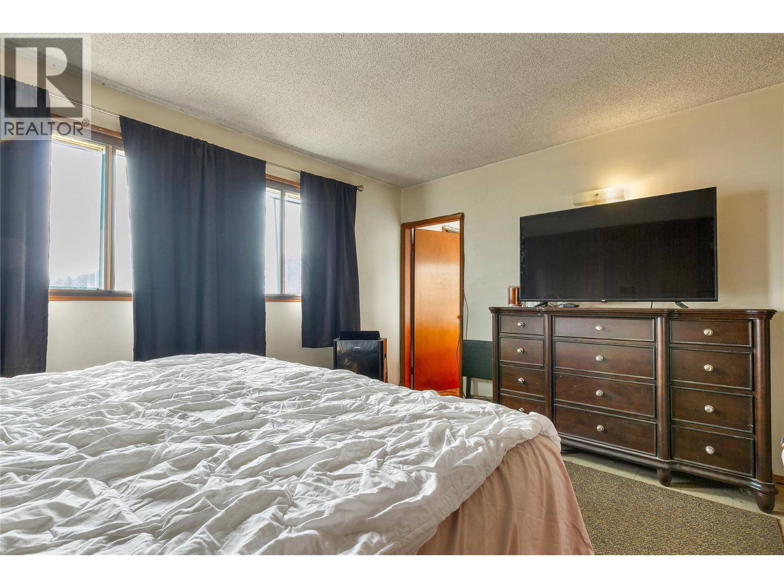 9271 Glenmore Road - 12