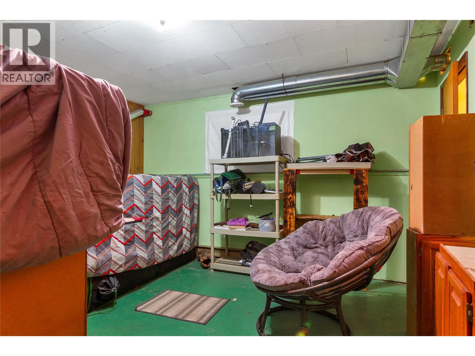 9271 Glenmore Road - 29
