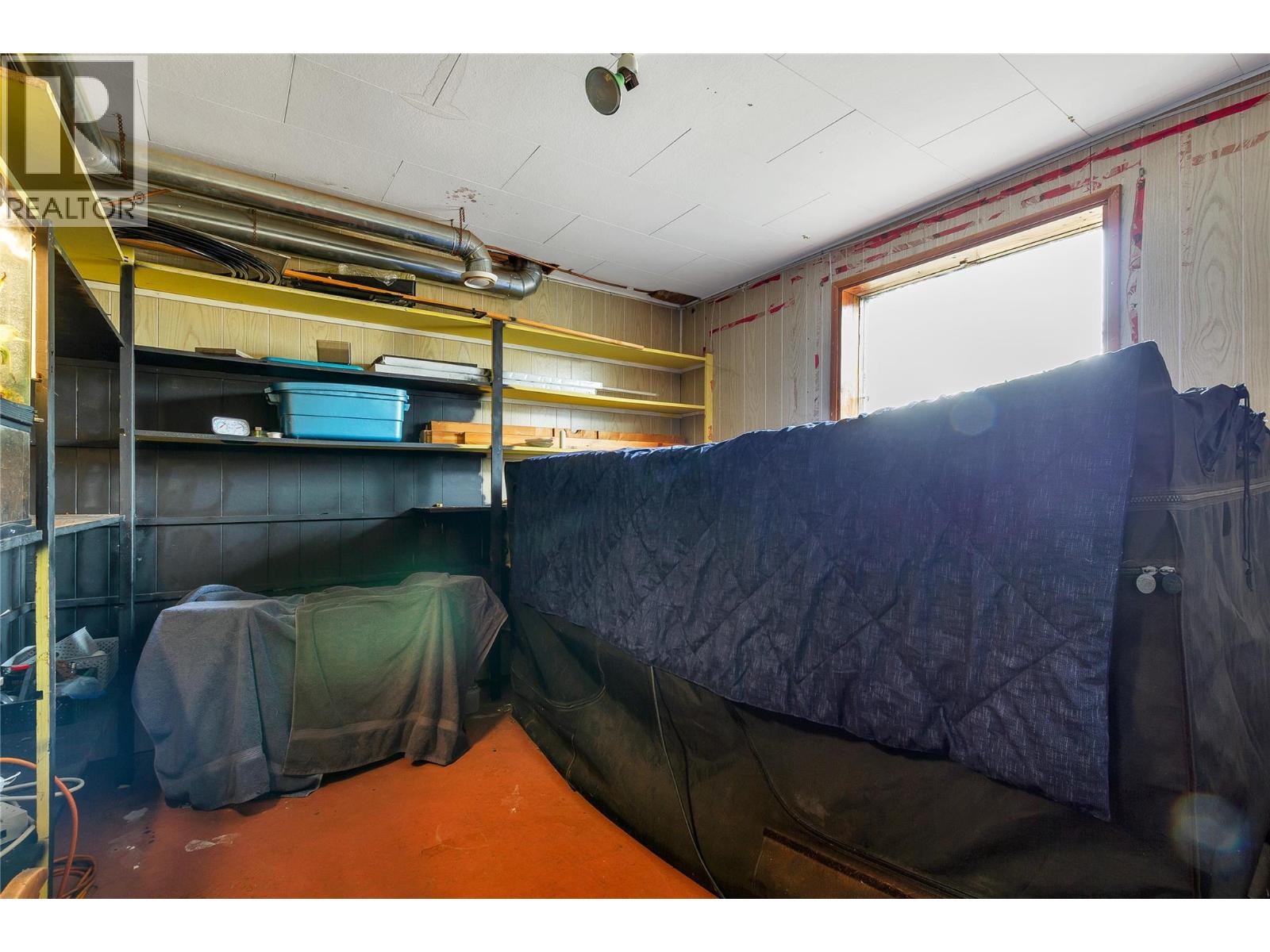 9271 Glenmore Road - Image 32