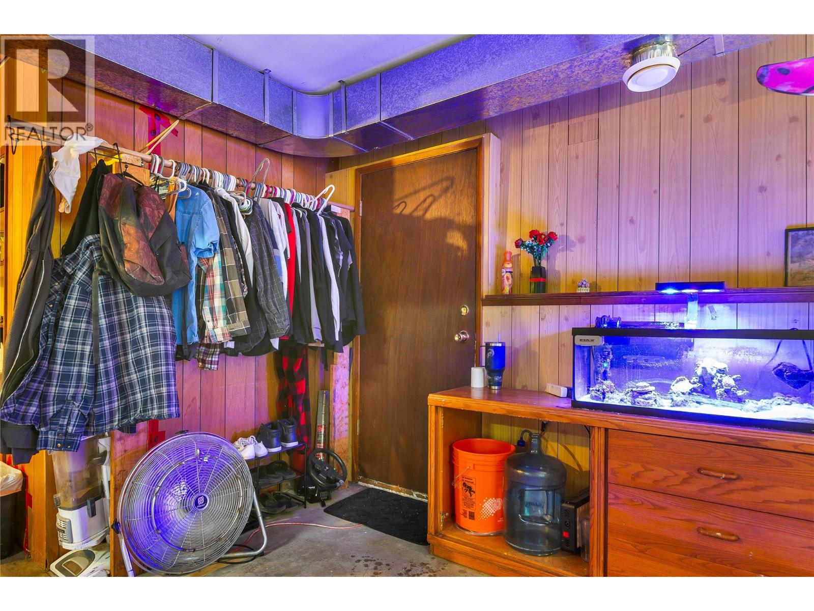 9271 Glenmore Road - Image 25