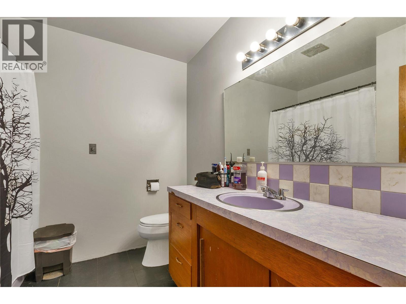 9271 Glenmore Road - 16