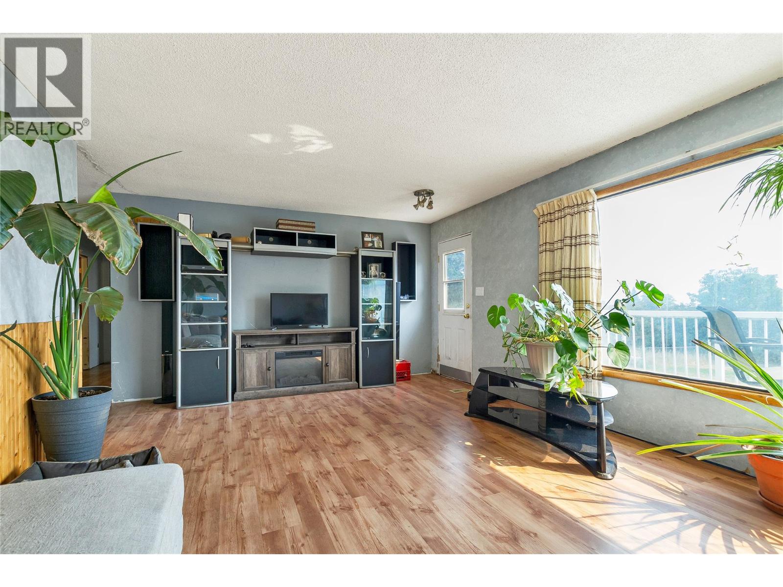 9271 Glenmore Road - 2