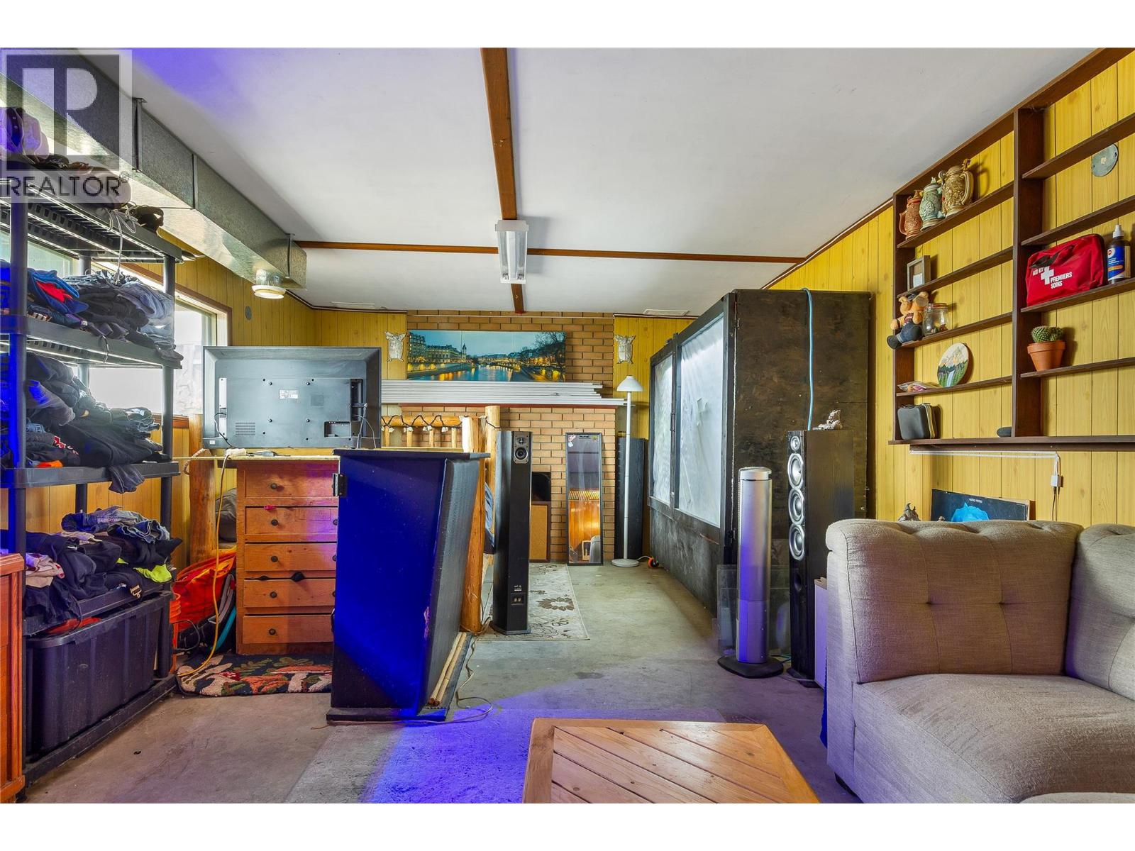 9271 Glenmore Road - 26