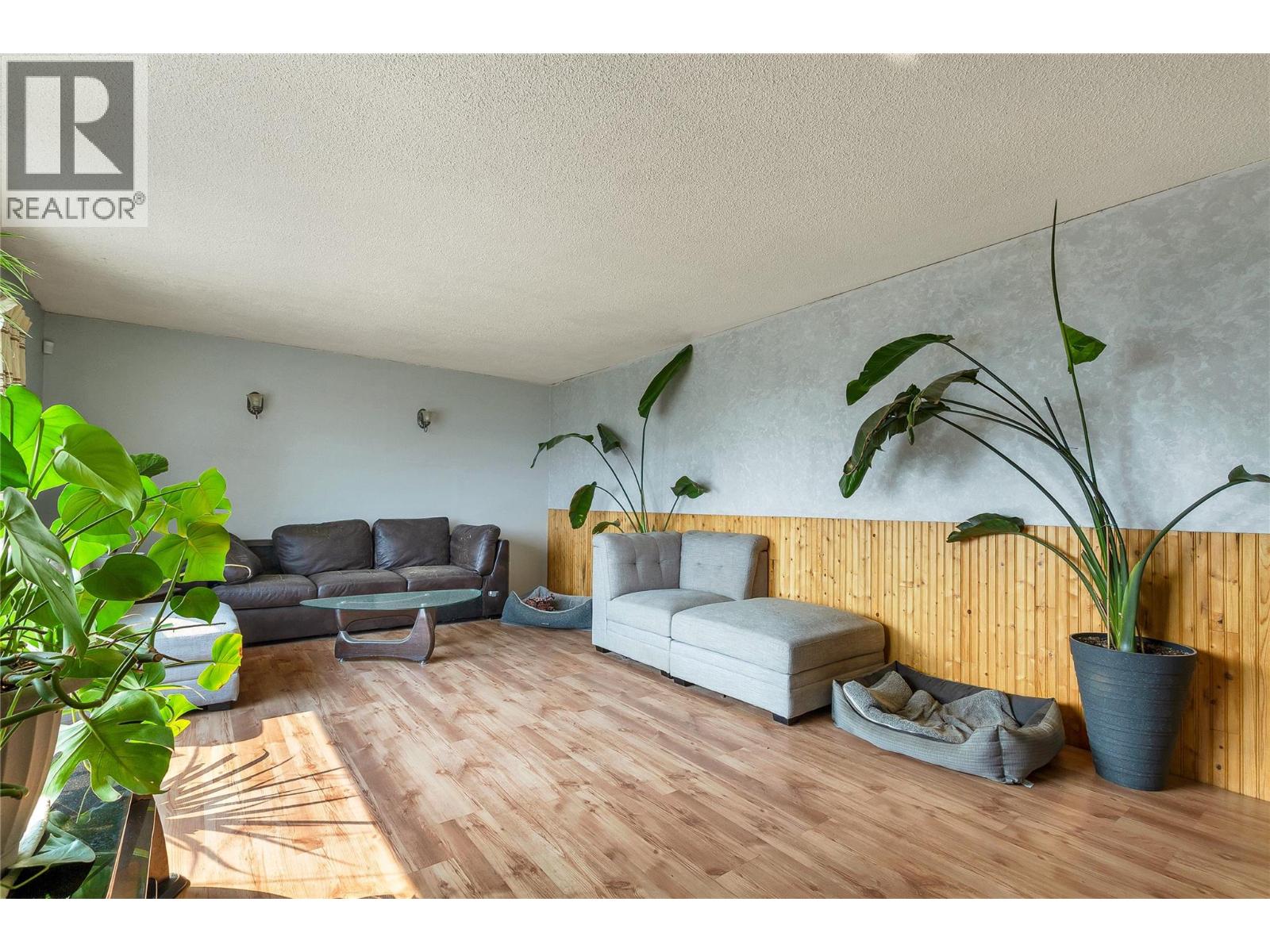 9271 Glenmore Road - 3