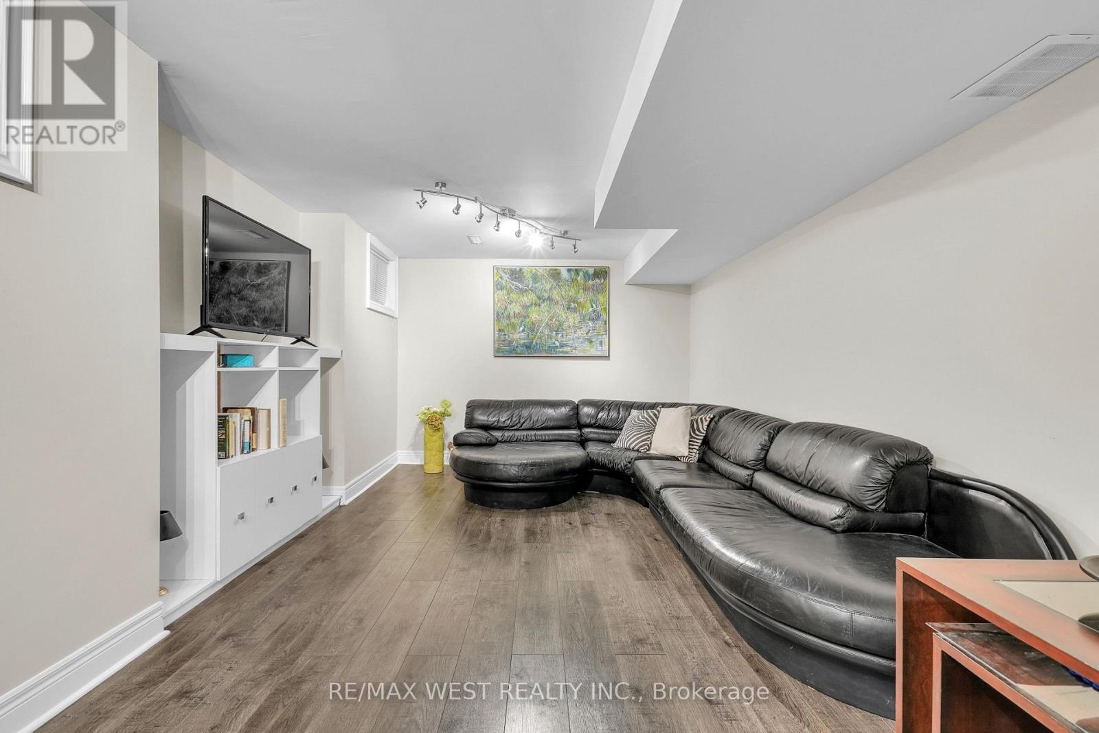 90 BIRKHALL PLACE - 18