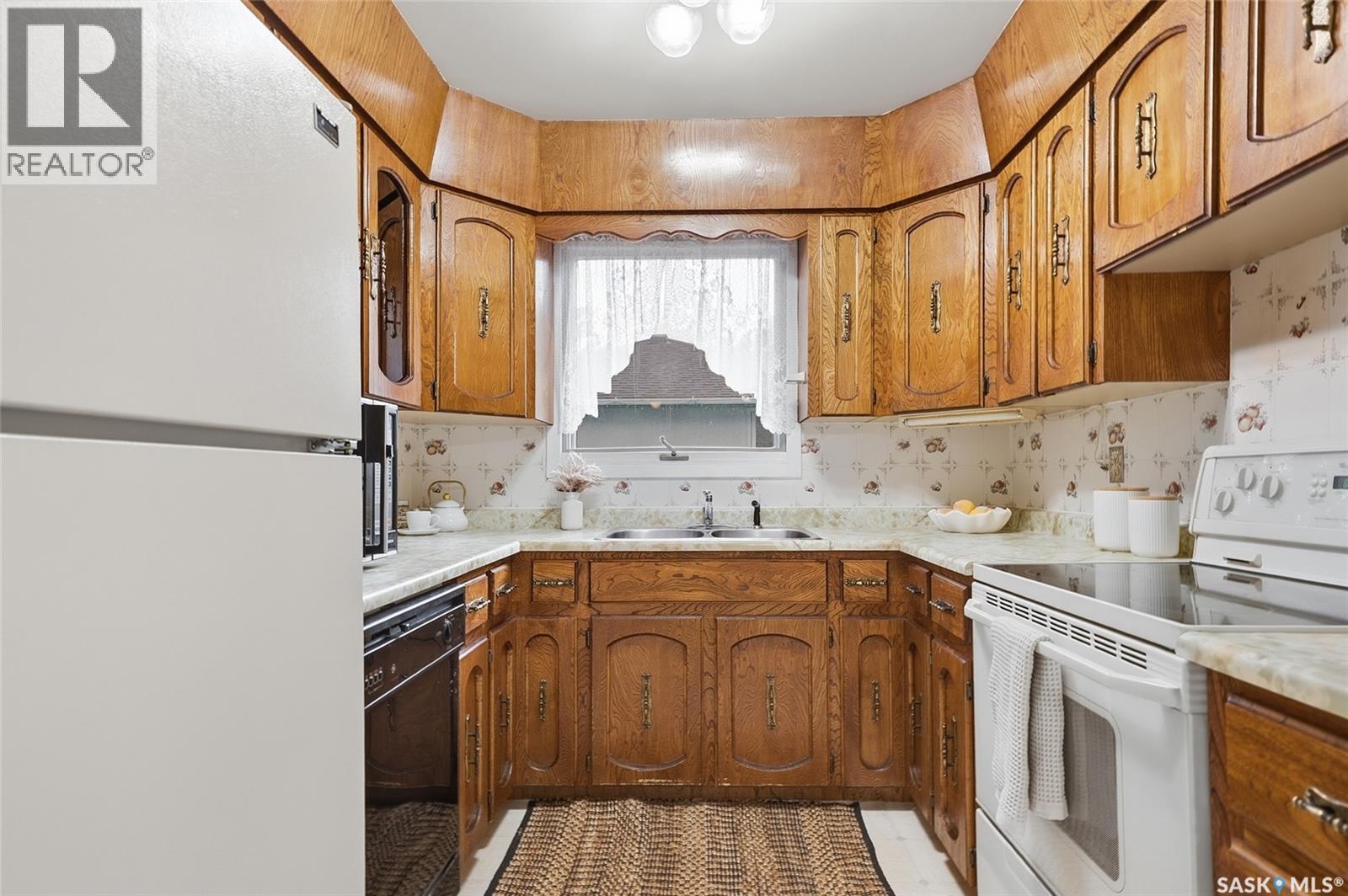 910 T AVENUE N - Image 10
