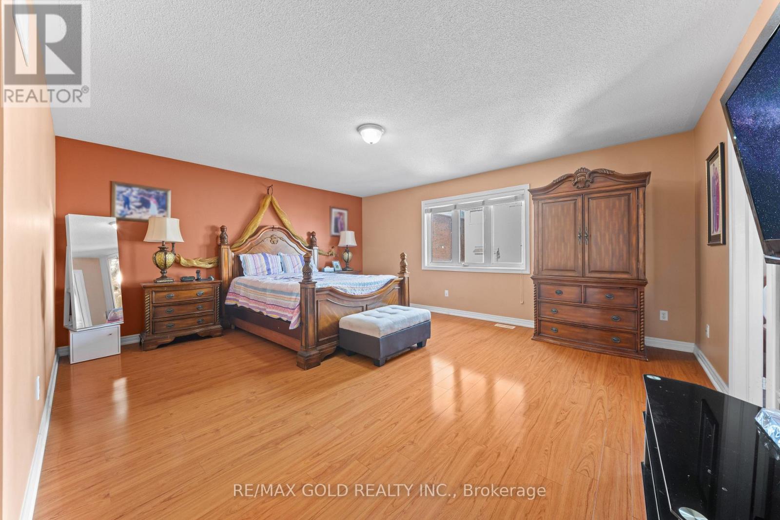 19 ATTVIEW CRESCENT - 13