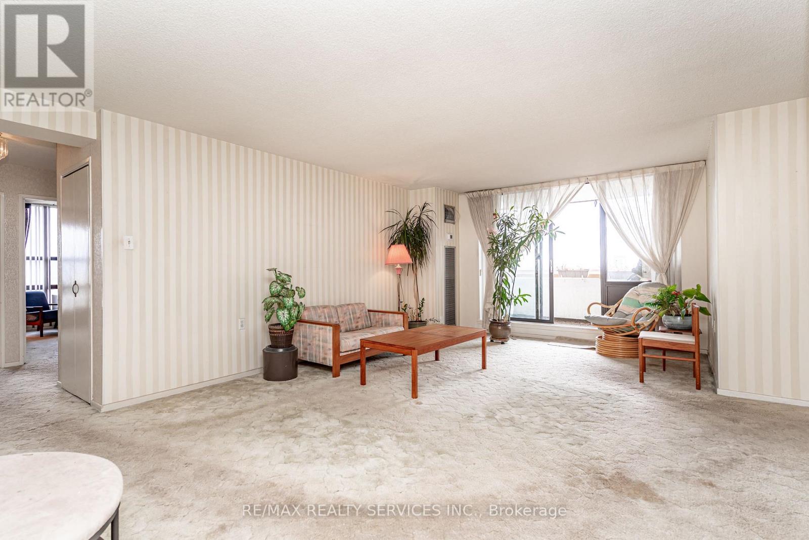 #2102 18 KNIGHTSBRIDGE ROAD - 11